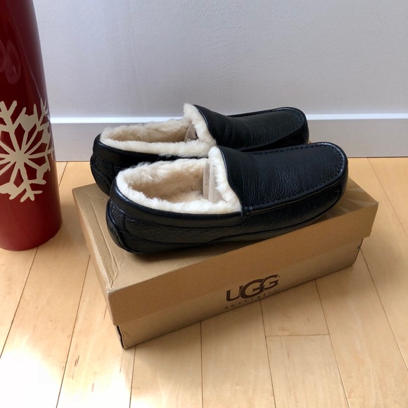 UGG Other - Men’s UGG Ascot Leather Slipper Size 11